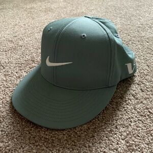 Lot of 7 men’s hats. Various brands and styles including Nike, Travis Matthews